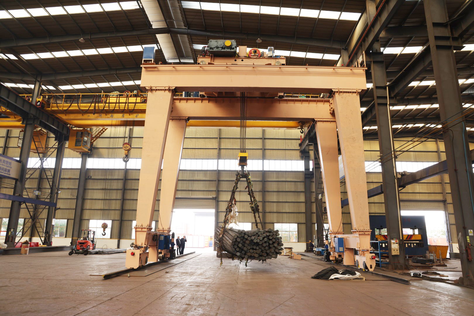 Another good news! 100 ton double girder gantry crane manufactured by Henan Mining Company for China Nuclear Power Company successfully passed factory acceptance